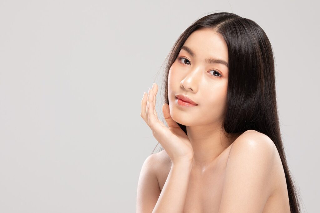 【顔の脂肪吸引】「こけた」「たるんだ」後悔の原因と理想の小顔を作る秘訣